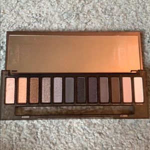 Urban Decay Naked Smoky Eyeshadow Palette